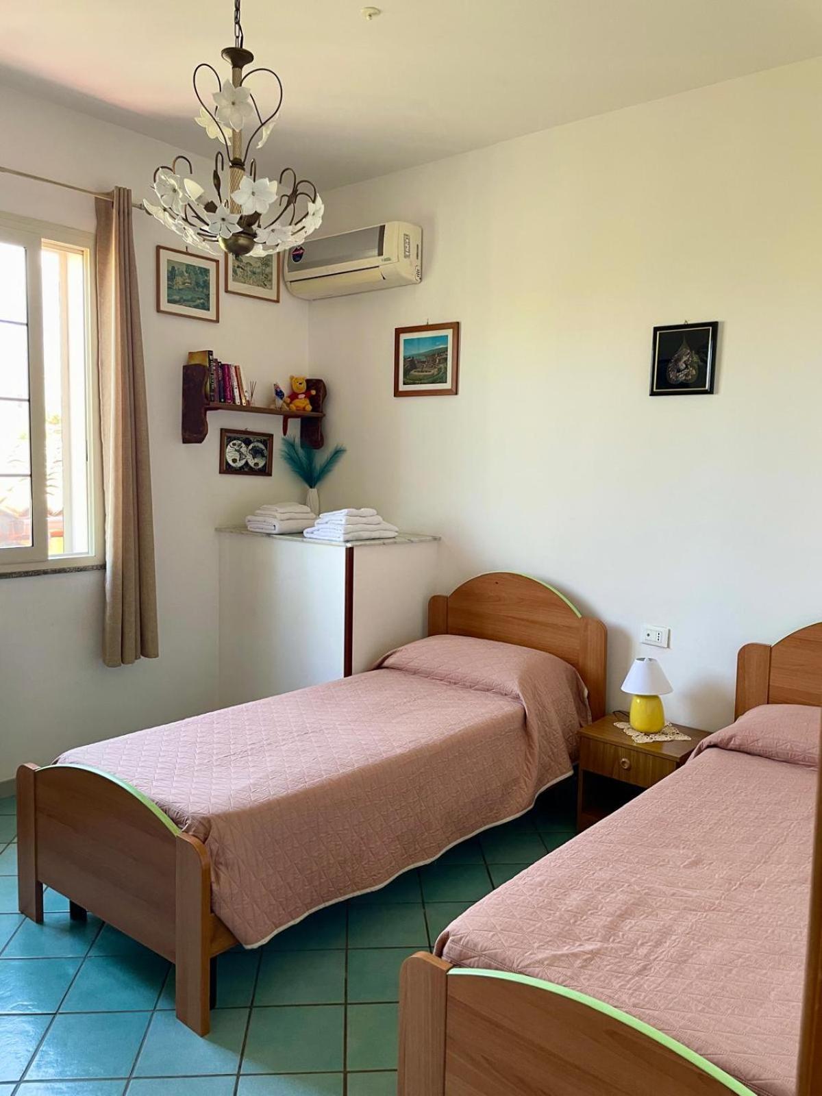 Garden Fiorella Apartment ชีนิซี ภายนอก รูปภาพ