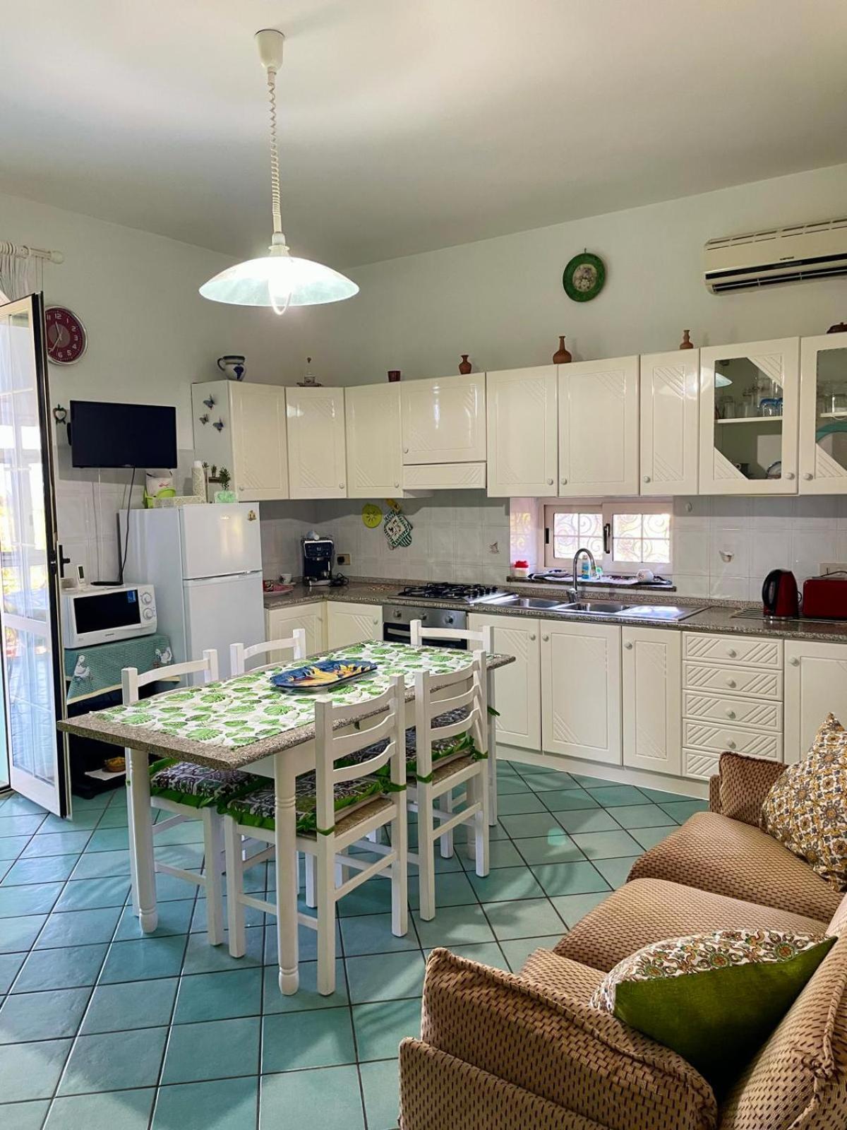 Garden Fiorella Apartment ชีนิซี ห้อง รูปภาพ